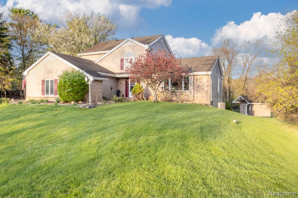 1160 S Garner Road, Milford, MI 48380 — Photo 2