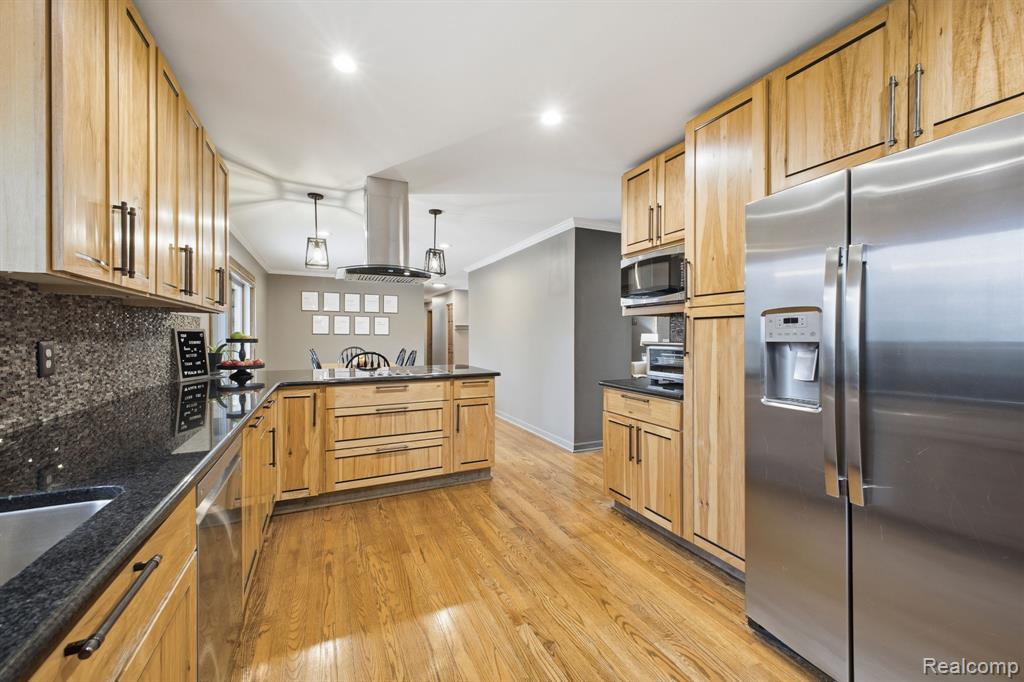 9115 Pine Hill Trail, Fenton, MI 48430 — Photo 17