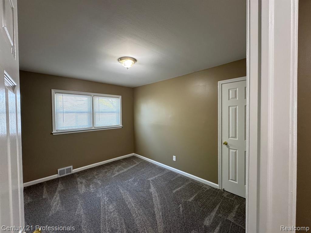 6908 BURNLY Street, Garden City, MI — Photo 13