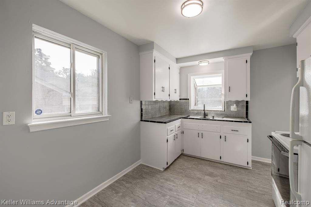 871 Menominee Road, Pontiac, MI 48341 — Photo 30