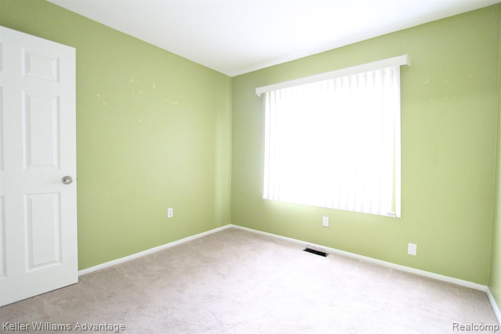 39837 Village Wood Lane, Novi, MI — Photo 10