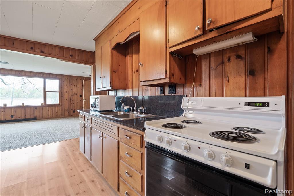 3332 Horrell Court, Fenton, MI 48430 — Photo 12