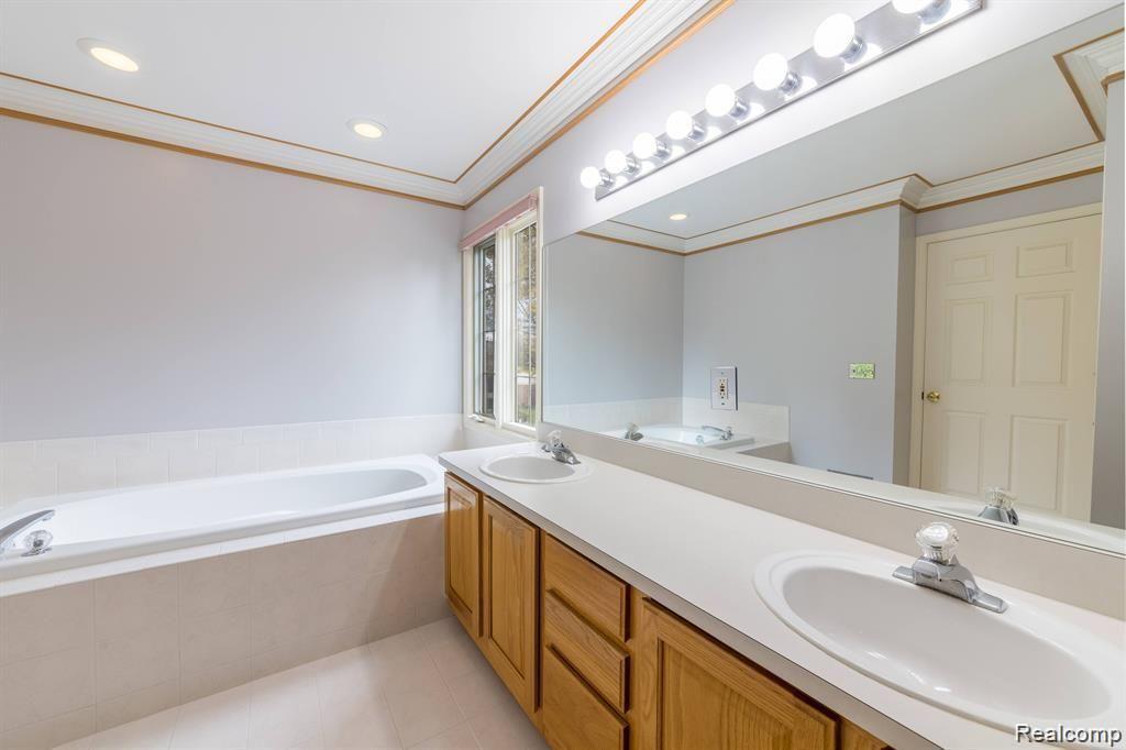 6959 KENNESAW Road, Canton, MI 48187 — Photo 22