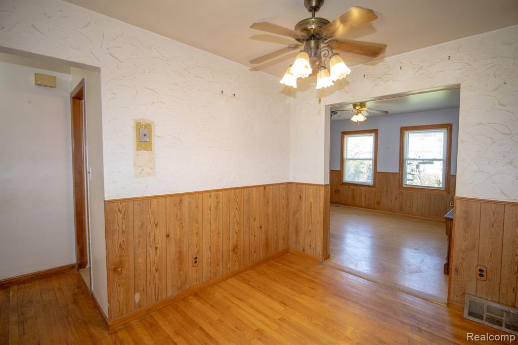 5743 Plainfield Street, Dearborn Heights, MI 48127 — Photo 6