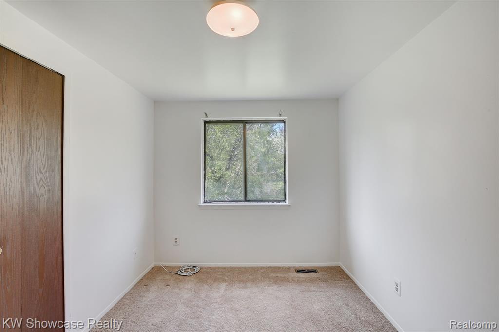 1365 RUE DEAUVILLE Boulevard, Ypsilanti, MI 48198 — Photo 17