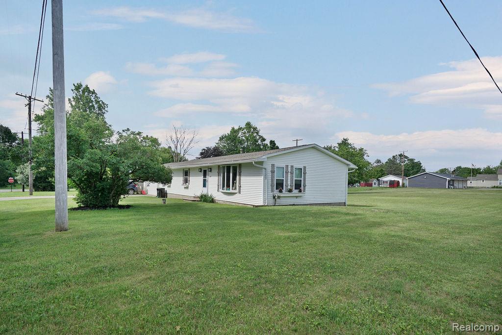 5607 Genesee Avenue, Otter Lake, MI 48464 — Photo 21