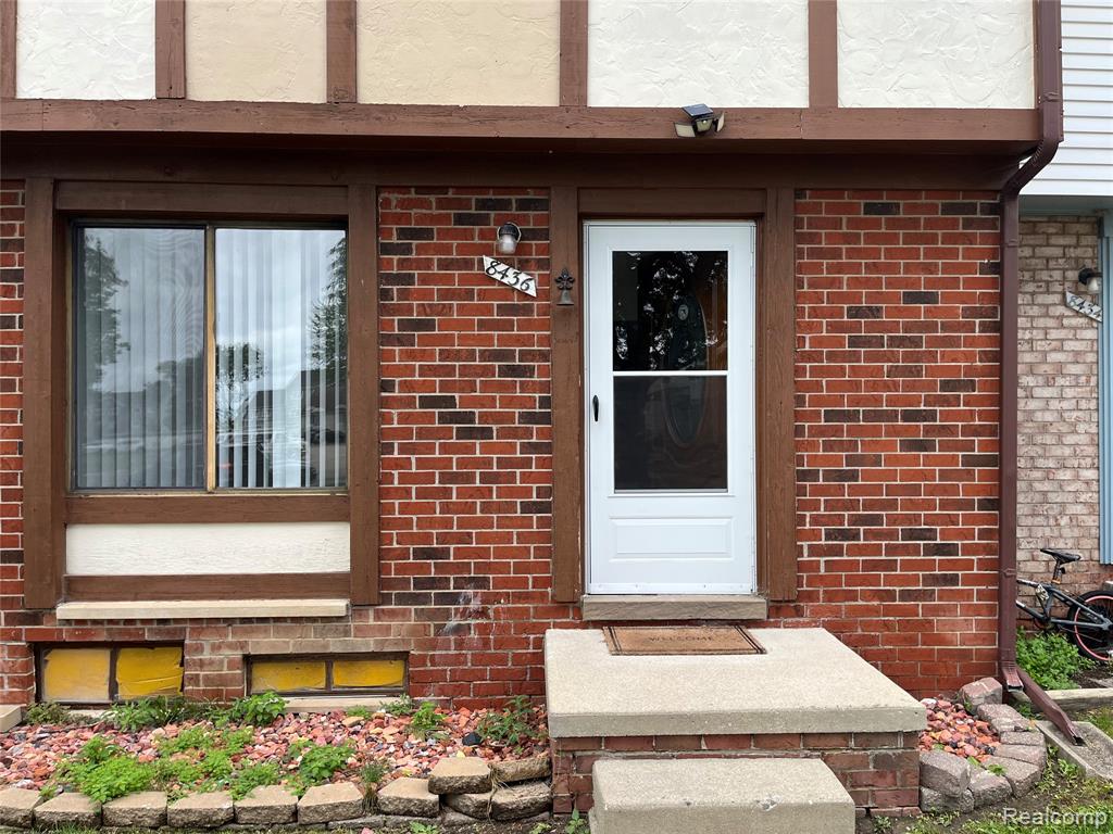 8436 hickory Dr, Sterling Heights, MI 48312 — front exterior