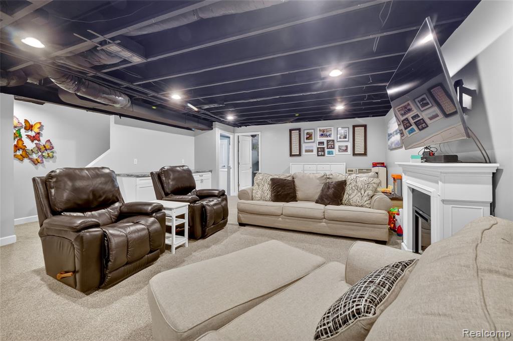 30192 Macintosh Lane, New Hudson, MI 48165 — Photo 31