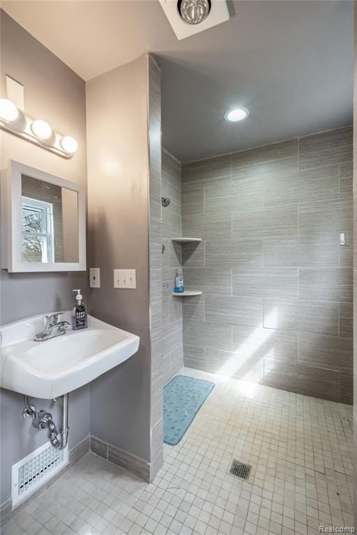8219 N Genesee Road, Mount Morris, MI 48458 — Photo 11