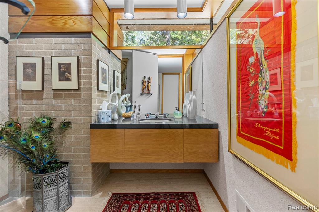 5035 Ponvalley Road, Bloomfield Hills, MI 48302 — Photo 18