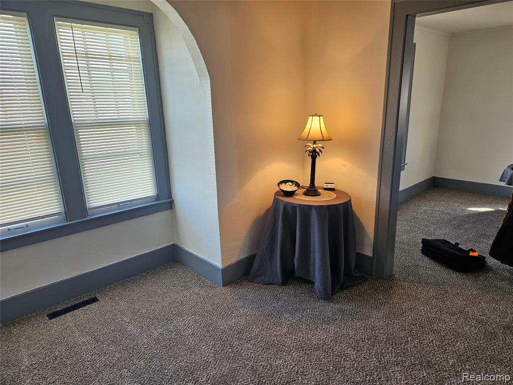 621 W Atherton Road, Flint, MI 48507 — Photo 3