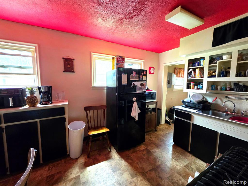 6871 WINTHROP Street, Detroit, MI 48228 — Photo 21