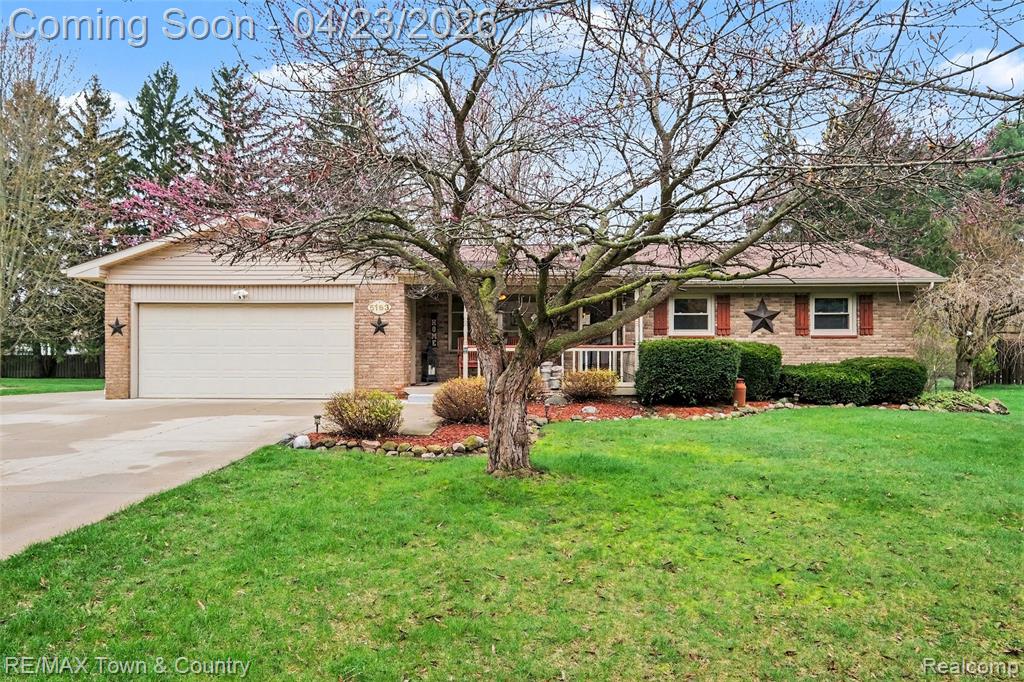5163 Blossom Drive, Flushing, MI 48433 — Photo 2