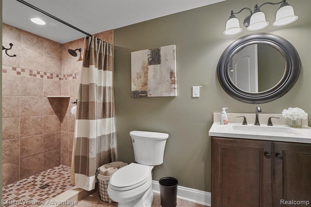 24601 BROMPTON Way, South Lyon, MI 48178 — Photo 34