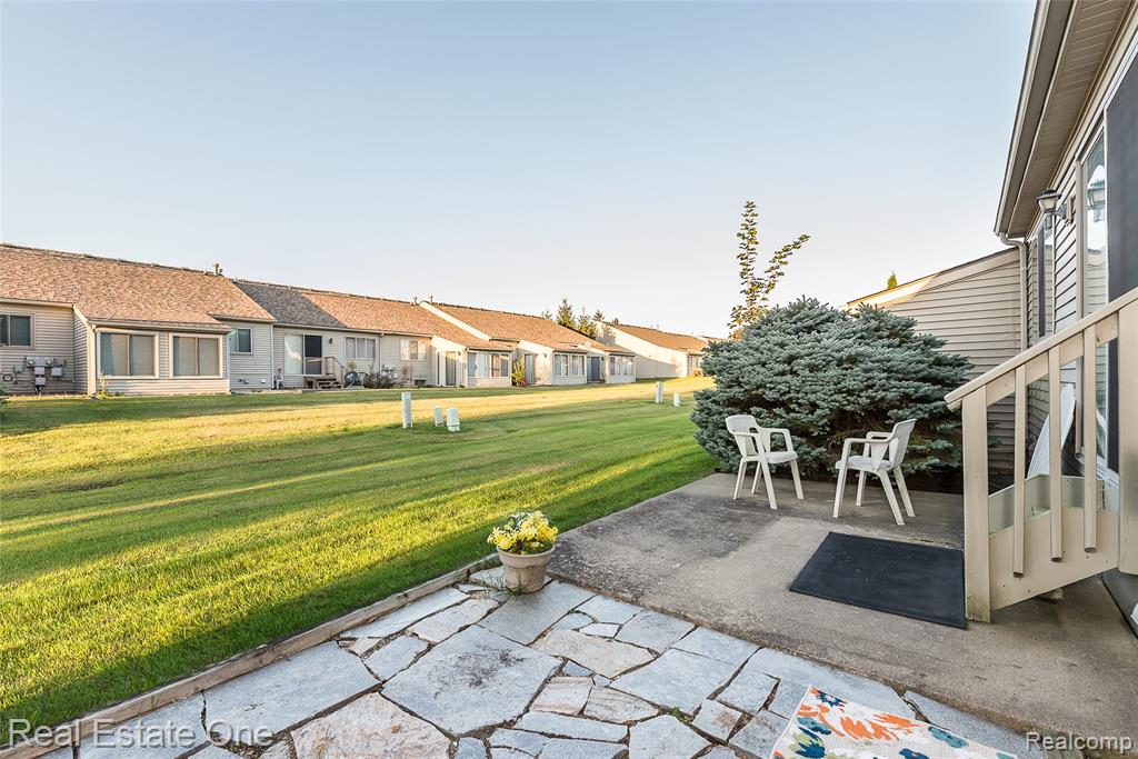 62351 ARLINGTON Circle, 1, South Lyon, MI 48178 — Photo 35