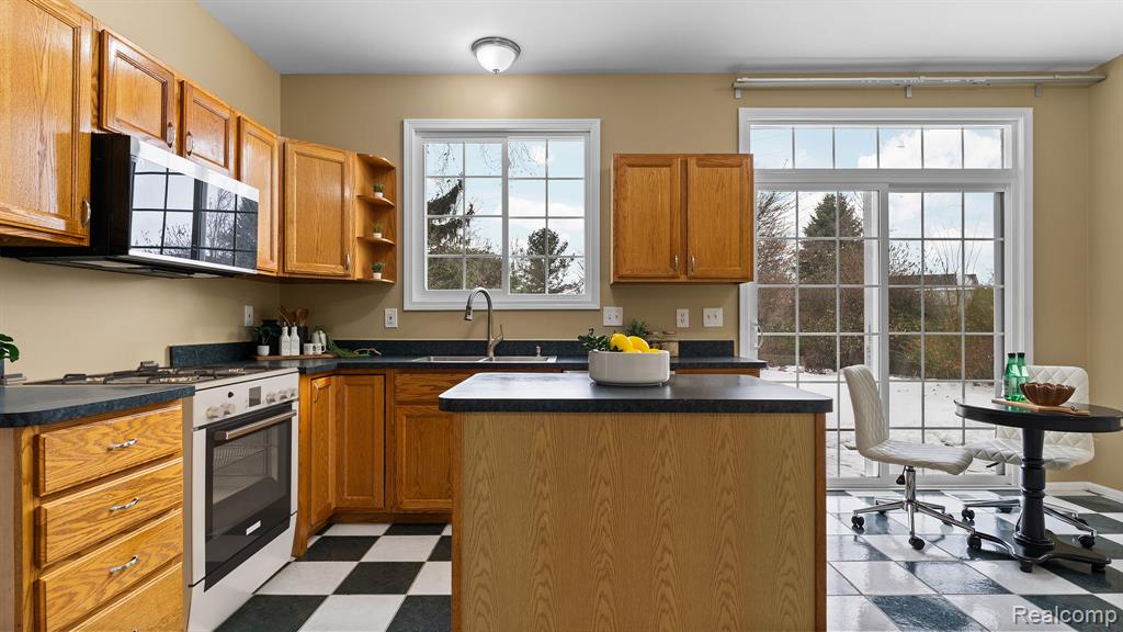 4160 Silverleaf Drive, Pittsfield, MI 48197 — Photo 12