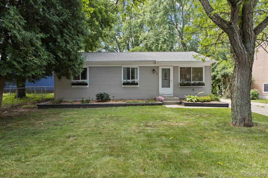 436 Hastings Street, Holly, MI 48442 — front exterior