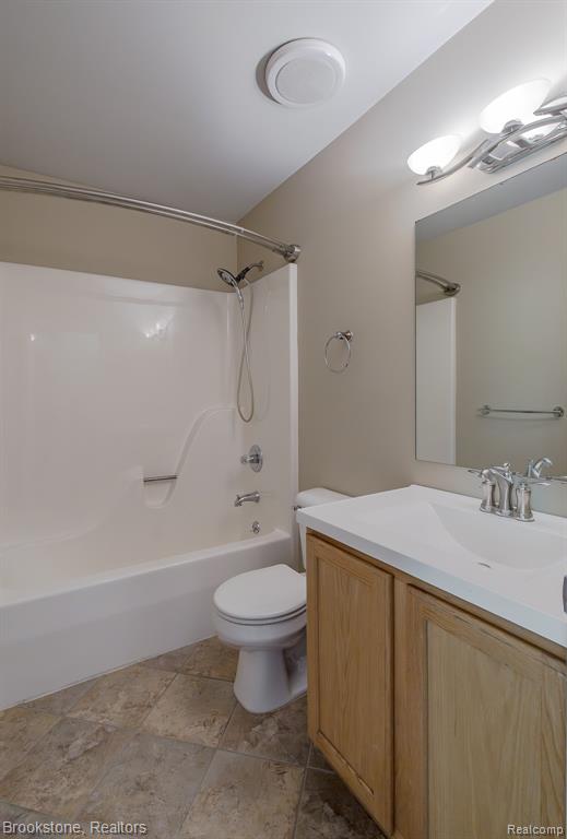 4289 Covey Lane, Grand Blanc, MI 48439 — Photo 35
