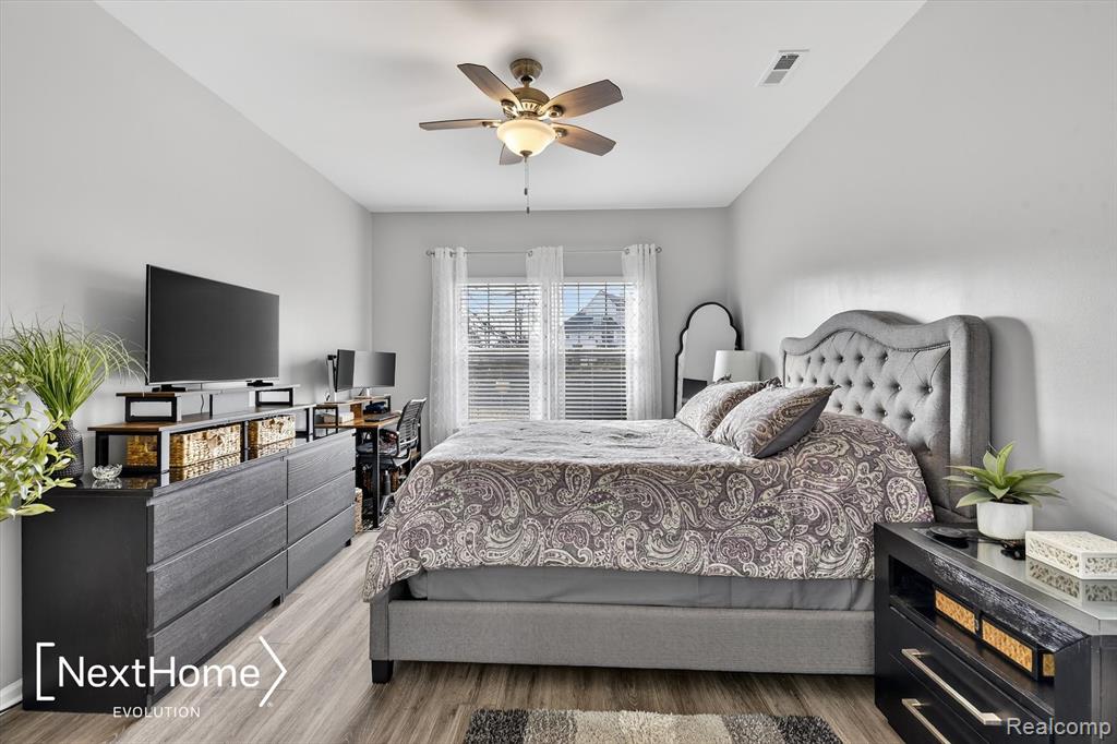 9627 Lakeside Drive, Ypsilanti, MI 48197 — Photo 16