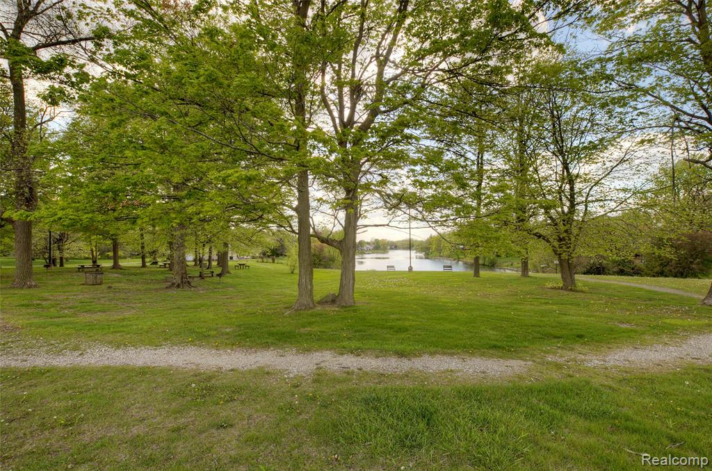 39887 Village Wood Lane, Novi, MI — Photo 28