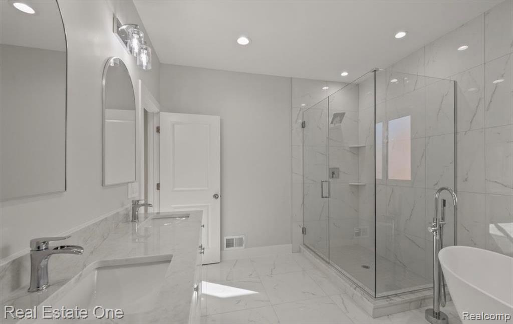 5636 Paris Drive, Sterling Heights, MI 48310 — Photo 19
