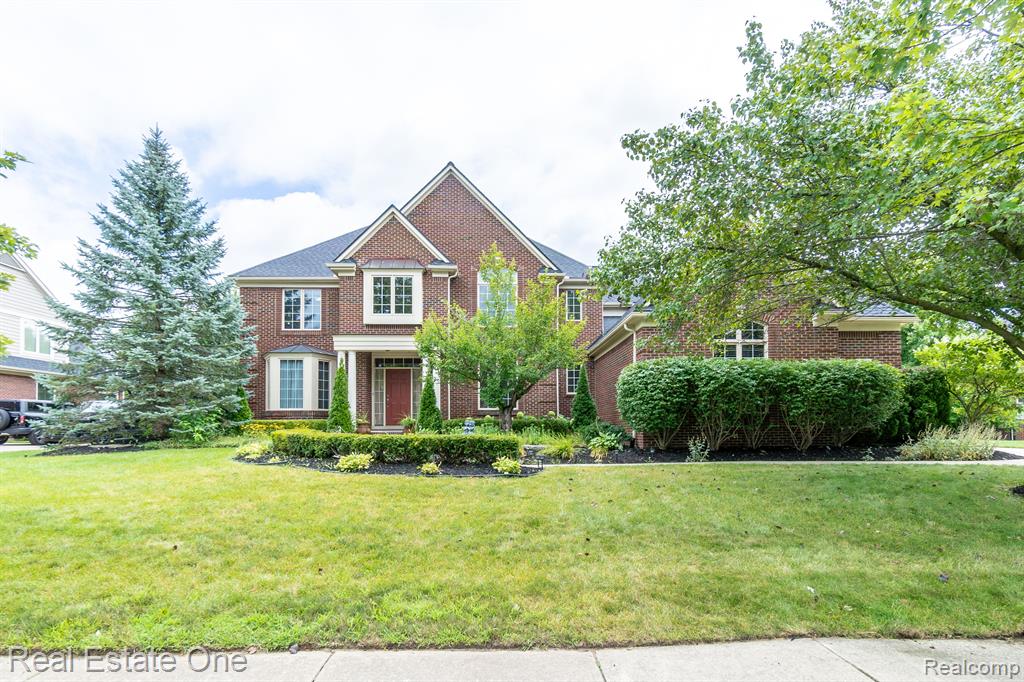 18090 Peninsula Way, Northville, MI 48168 — front exterior