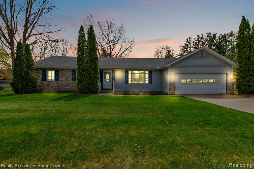 4681 BUCKINGHAM Drive, Port Huron, MI 48060 — Photo 23