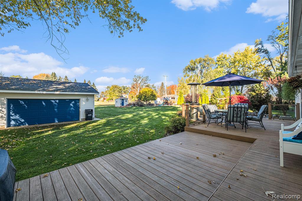 7030 Porter Road, Grand Blanc, MI 48439 — Photo 29