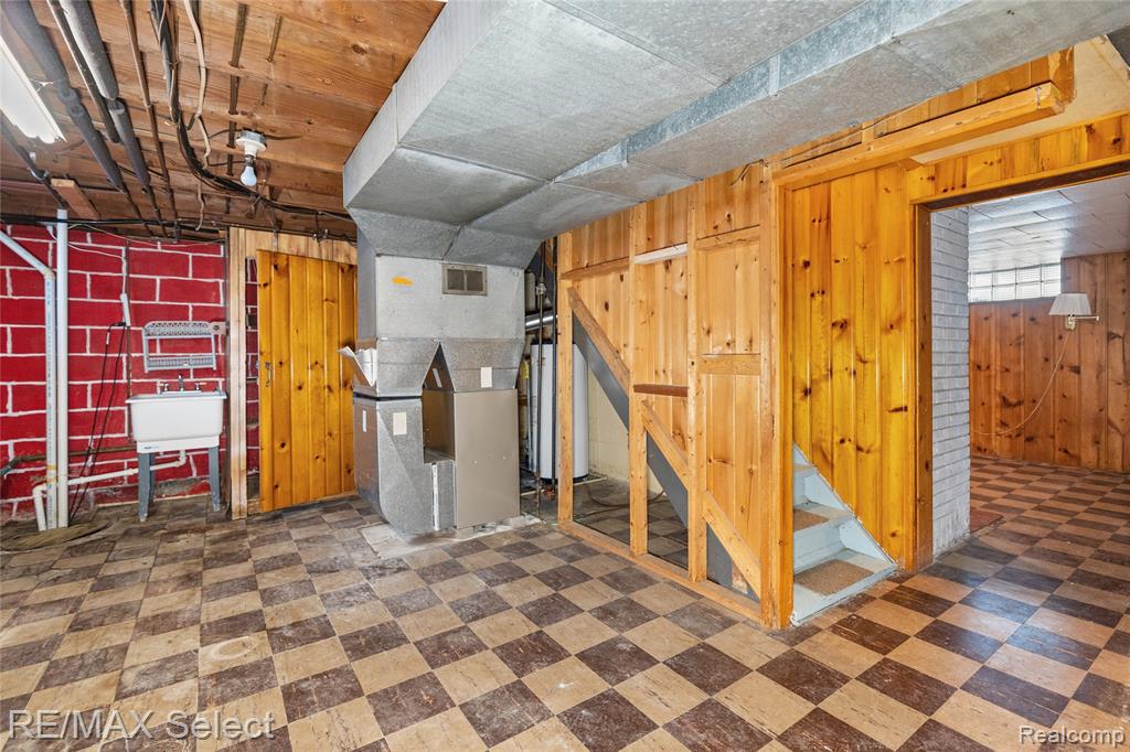 4298 Farmcrest Street, Burton, MI 48509 — Photo 26
