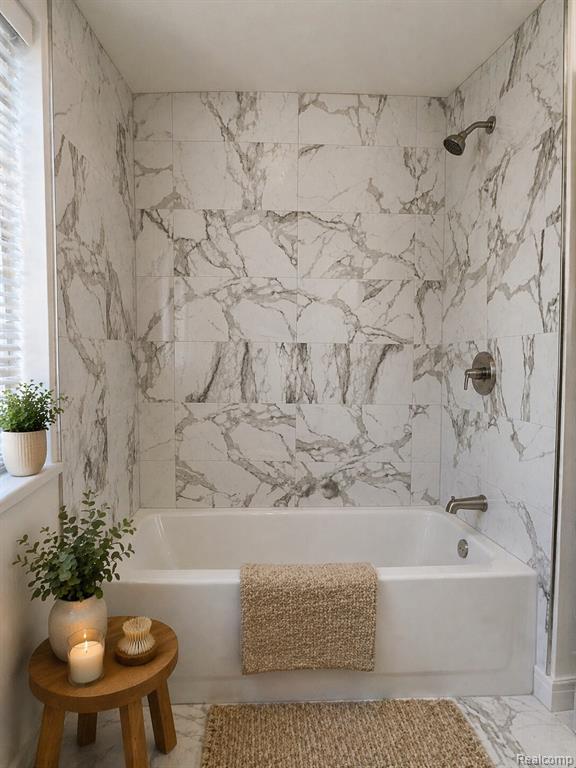 629 W Maple Rd, Clawson, MI — Photo 9