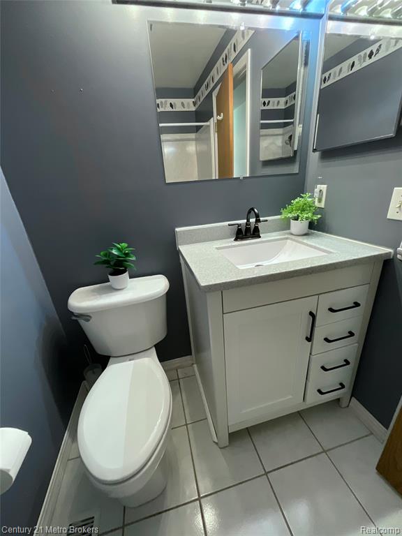 6272 Elro Street, Burton, MI 48509 — Photo 22