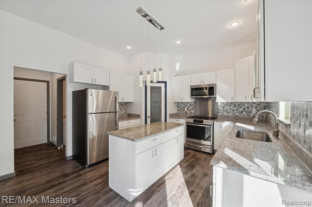 25845 Martinsville Road, New Boston, MI 48164 — Photo 12