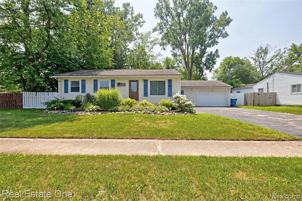 705 Richard Street, Holly, MI 48442 — Photo 38