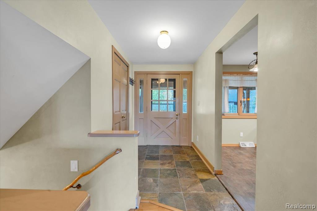 75 Ridgemont Road, Oxford, MI 48370 — Photo 32