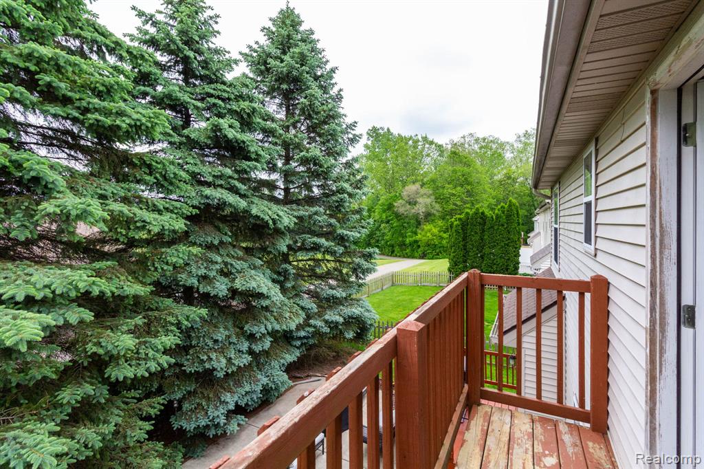 6075 Davison Road, Burton, MI 48509 — Photo 16