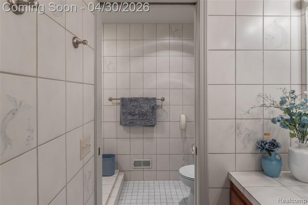 8412 Beacon Lane, Northville, MI 48168 — Photo 19