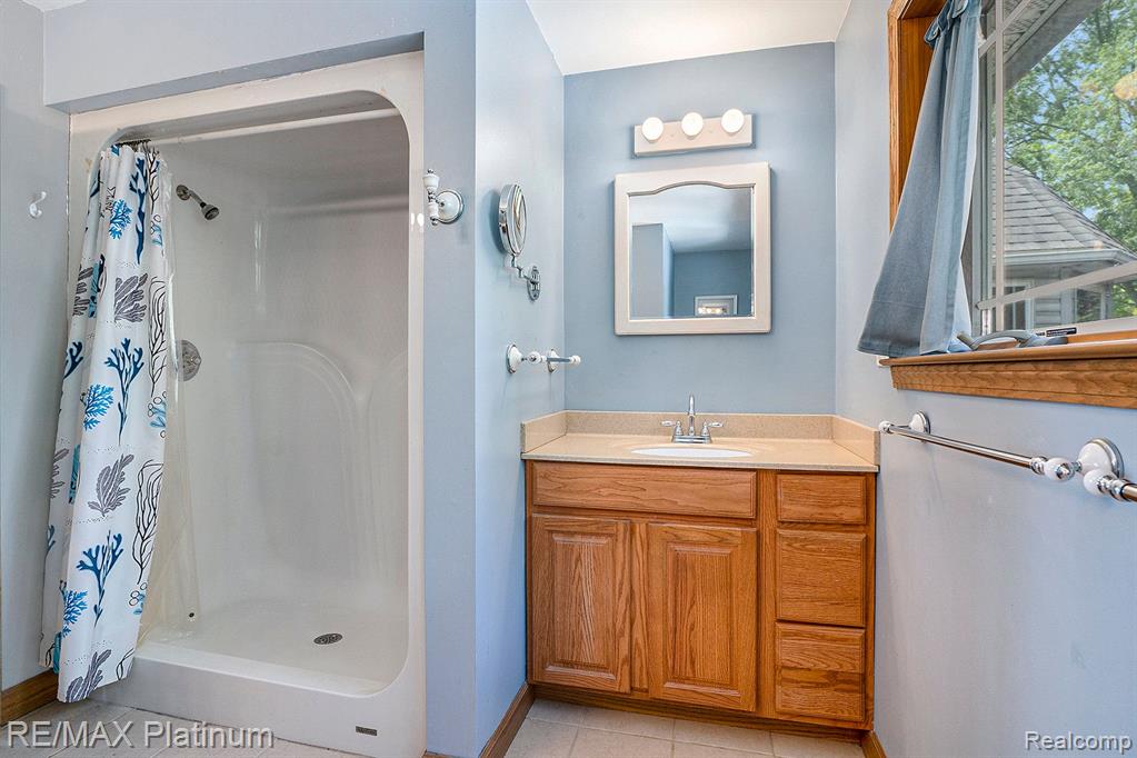 6512 BUCKSHORE Drive, Whitmore Lake, MI 48189 — Photo 28