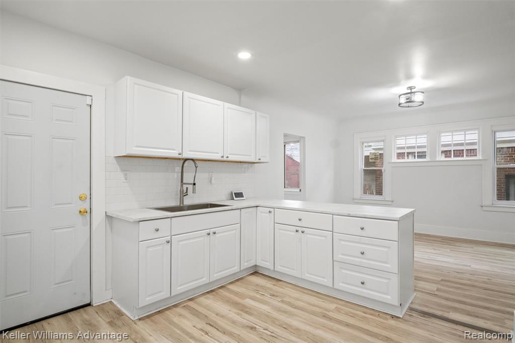 2427 Highland Street, Detroit, MI 48206 — Photo 12