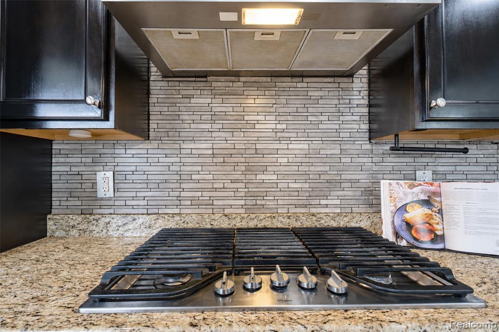 354 Findley Circle, Lake Orion, MI — Photo 23