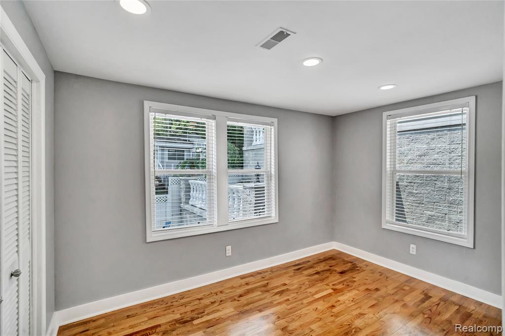 533 Bellevue Avenue, Lake Orion, MI 48362 — Photo 43