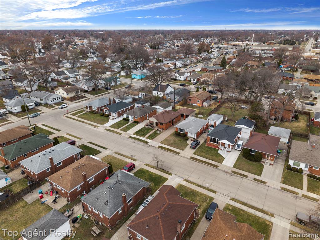 18027 Curtain Avenue, Eastpointe, MI 48021 — Photo 39