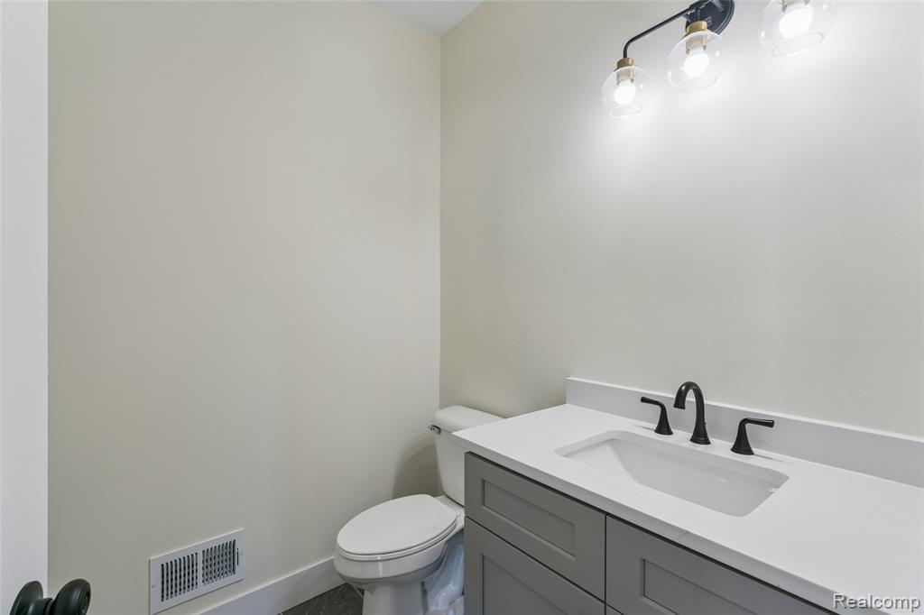 10198 Hunt Drive, Davison, MI 48423 — Photo 28