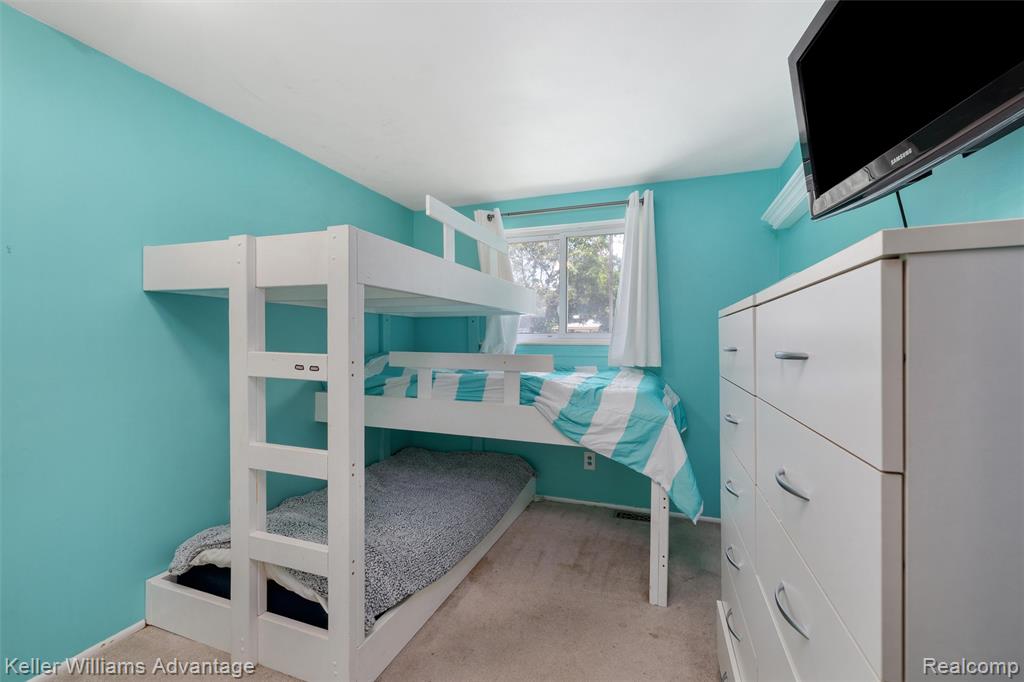 9428 Oak Street, Taylor, MI 48180 — Photo 17
