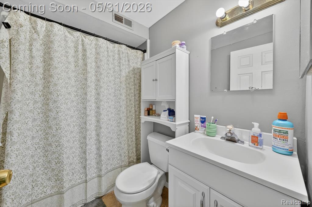 39700 Manor Drive, 10, Harrison Township, MI — Photo 25