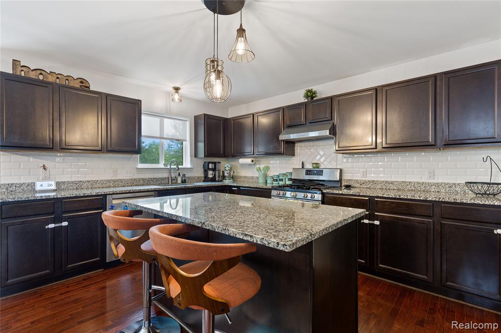 43198 Wilderness Drive, Canton, MI 48188 — Photo 4