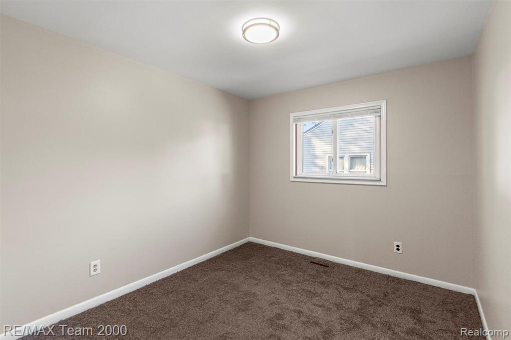 4479 Kingston Street, Dearborn Heights, MI 48125 — Photo 18