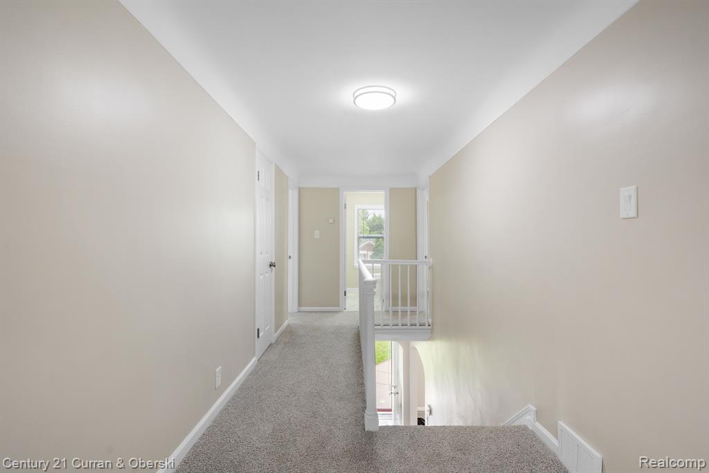 8771 E OUTER Drive, Detroit, MI 48213 — Photo 18