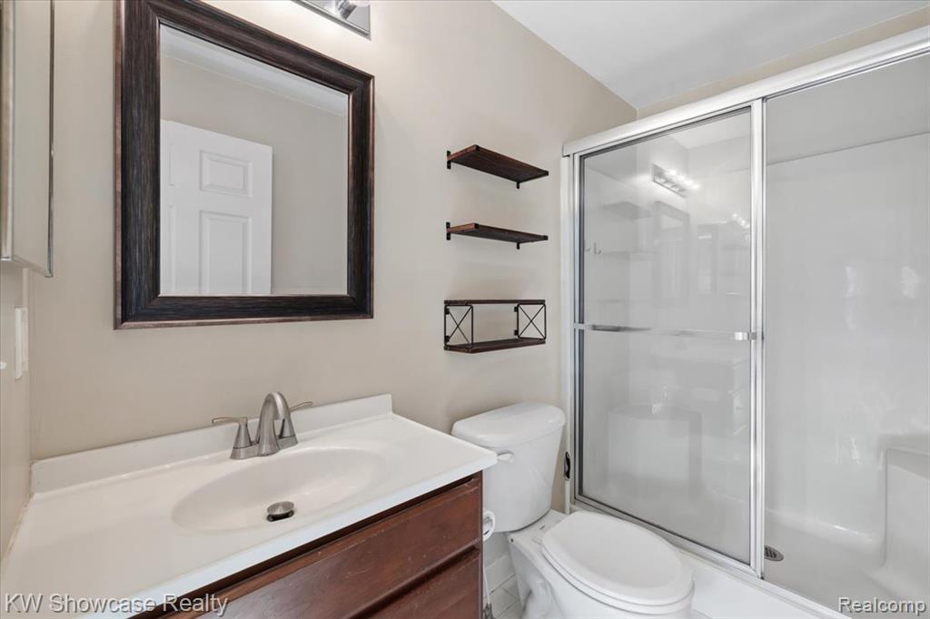 1873 N Kenwyck Drive, Ypsilanti, MI 48198 — Photo 15