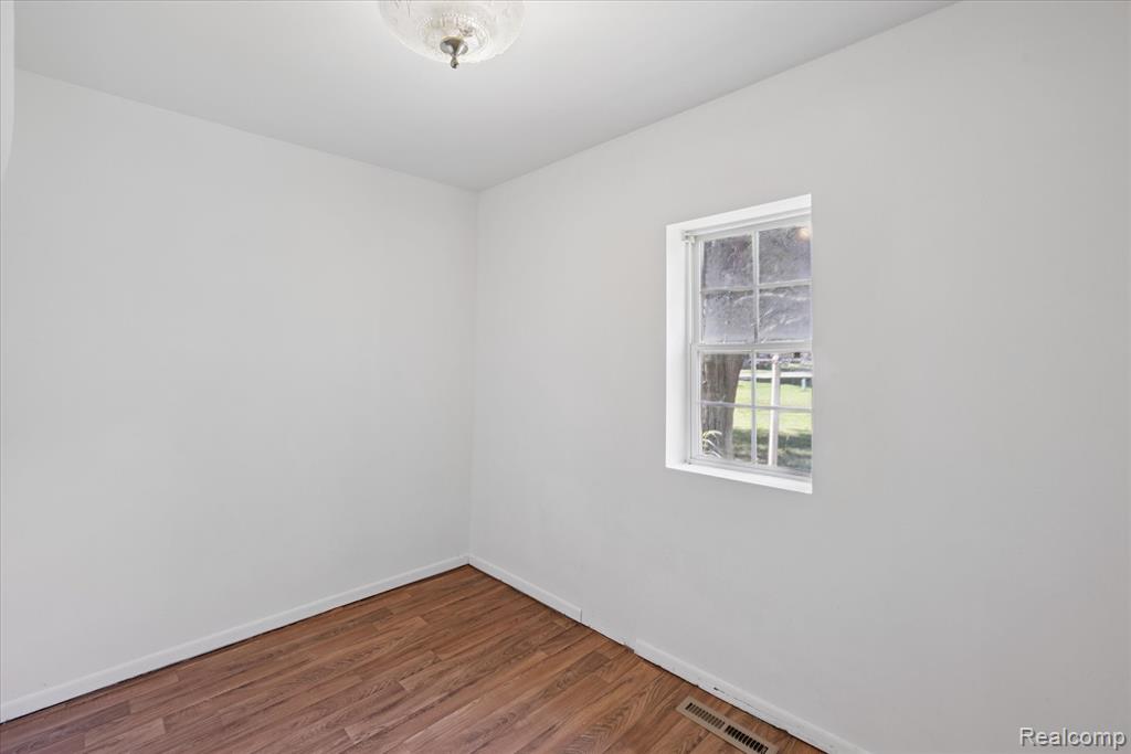 603 N Line Street, Chesaning, MI 48616 — Photo 12