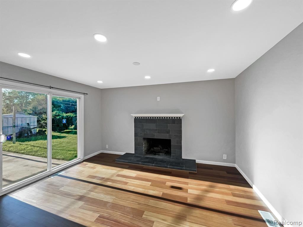 8324 SAN MARCO Boulevard, Sterling Heights, MI 48313 — Photo 6